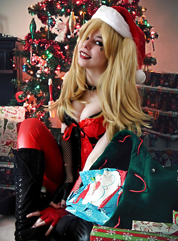 Christmas Time Harley Quinn cosplay by Ryuu Lavitz